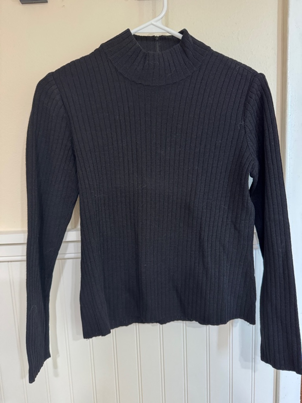 St. John Charcoal Ribbed Knit Top